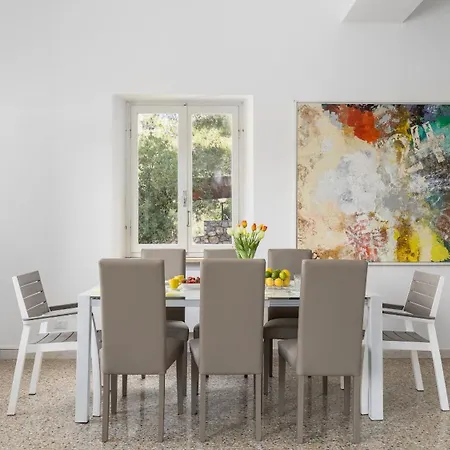 Willa Meraviglia 8, Emma *