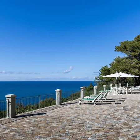 Willa Meraviglia 8, Emma *