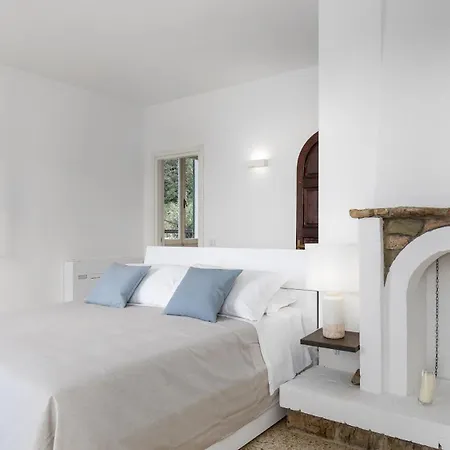 Meraviglia 8, Emma Βίλα